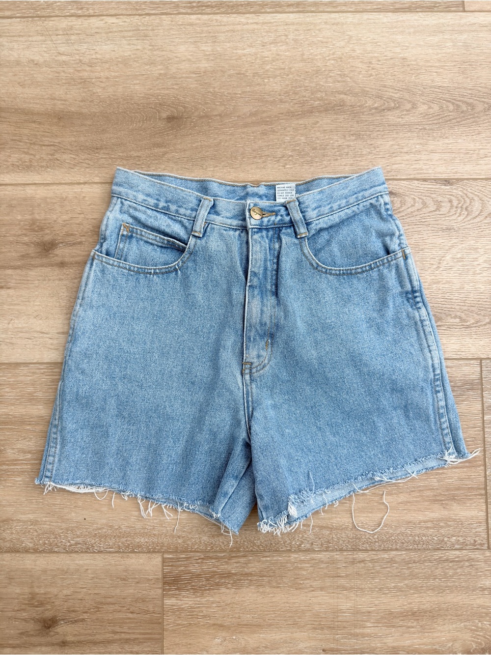 Vintage Bergamo Light Wash High-Rise Denim 4-in Cutoff Shorts XS